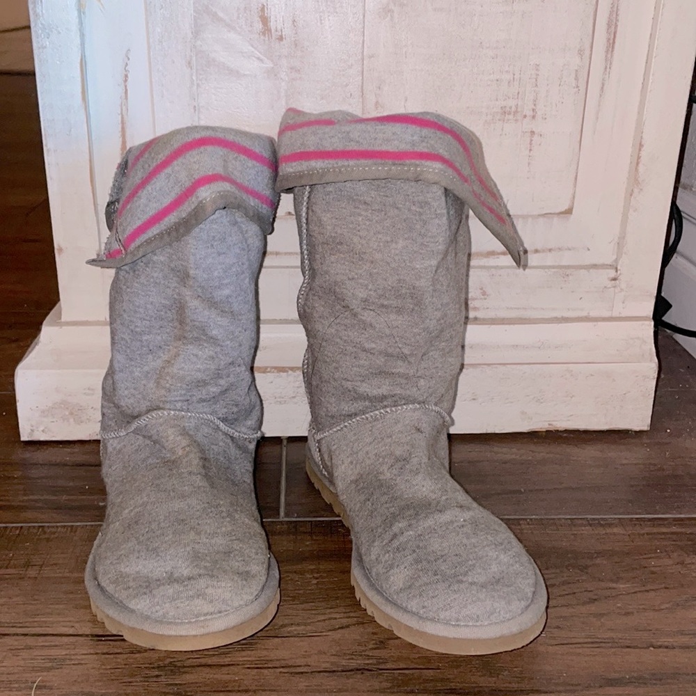 Summer/ fall time UGGS.